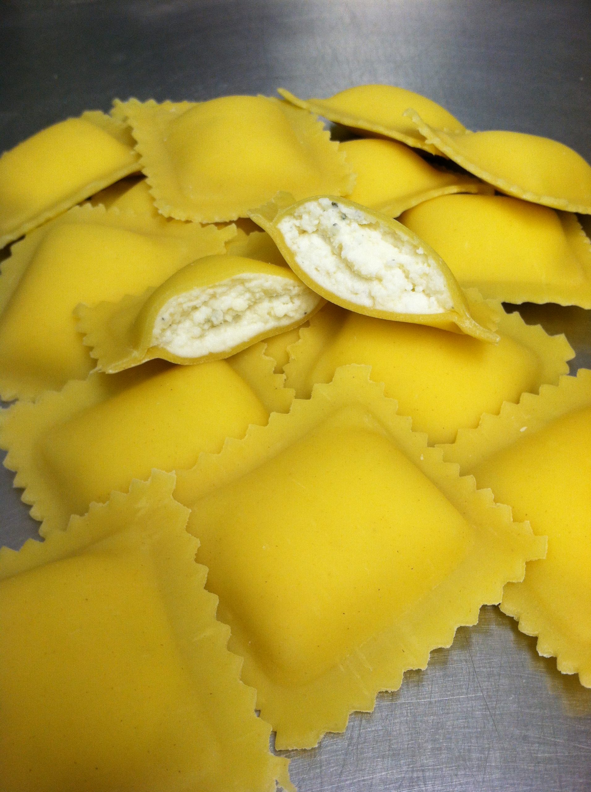 cheese-ravioli-gondola-macaroni-productsgondola-macaroni-products